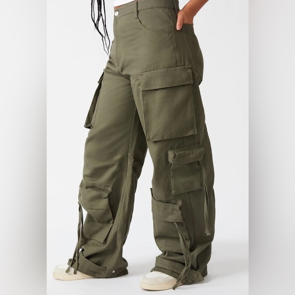 NWT Steve Madden Cargo Pants - Picture 5 of 6